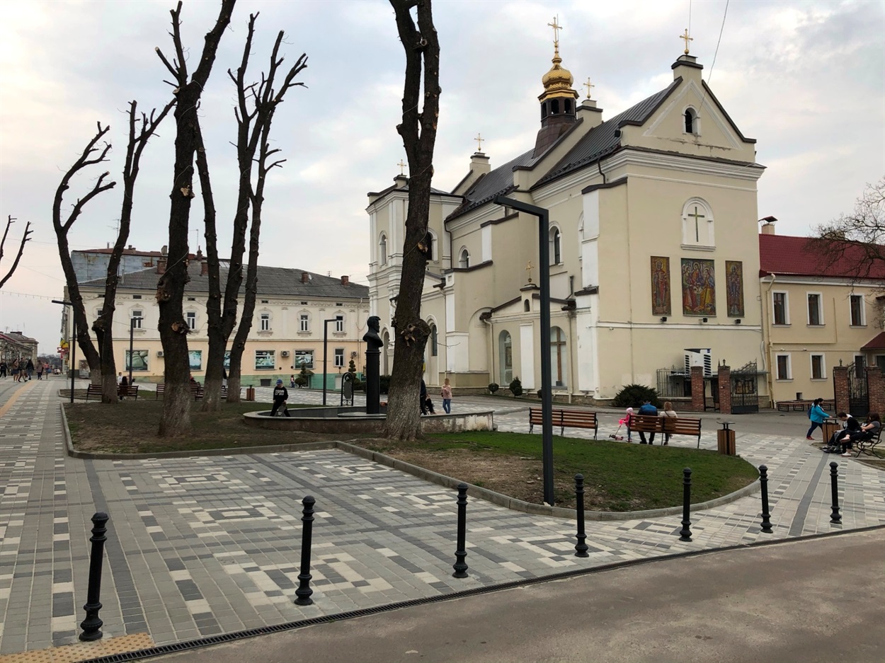 Площа біля пам'ятника Стефанику, Дрогобич