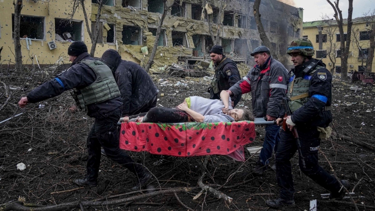 9 березня авіаудар по пологовому будинку Маріуполя. Вагітна та її дитина не вижили 