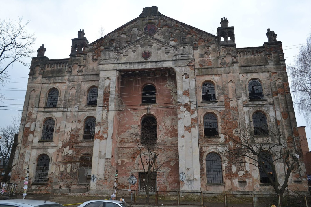 Хоральна синагога до початку відновлення, жовтень 2007 року