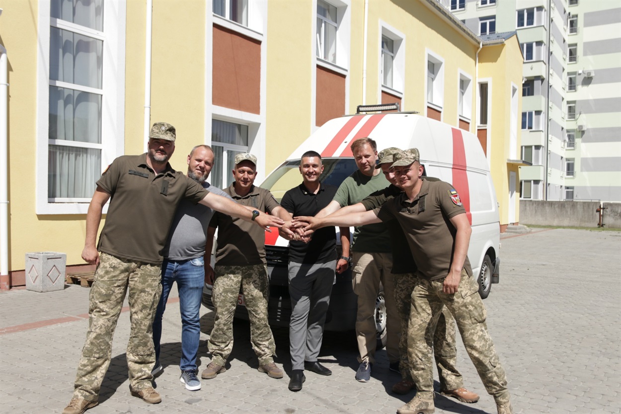 Ми не змогли б закрити деякі питання без підтримки волонтерів, благодійних фондів, друзів, партнерів, небайдужих мешканців