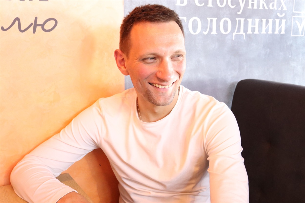 Бути патріотом, на мою думку, це не нити