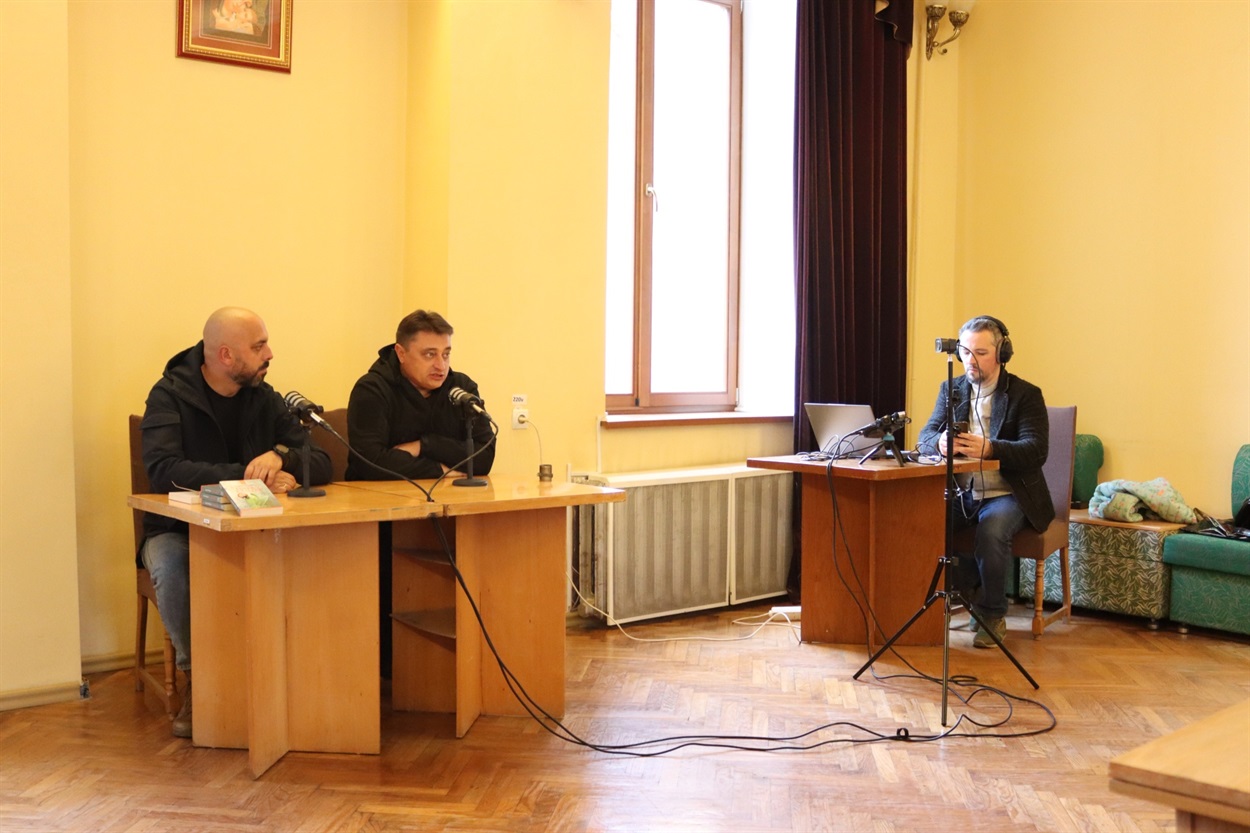 Радіоефір з бібліотеки 