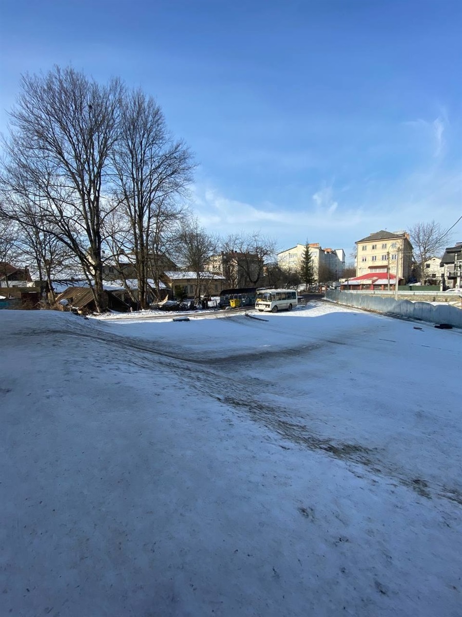 Гірка, ззаду Народного дому у Дрогобичі