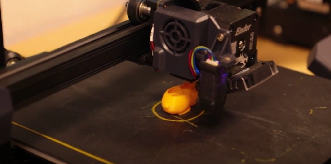 Процес друку на 3D принетрі