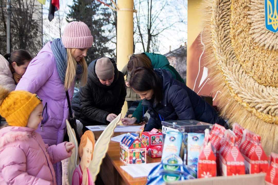 Різдвяні подарунки для дітей