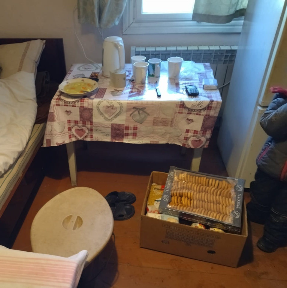 Пані Анні важко ходити й вона не мала їжі
