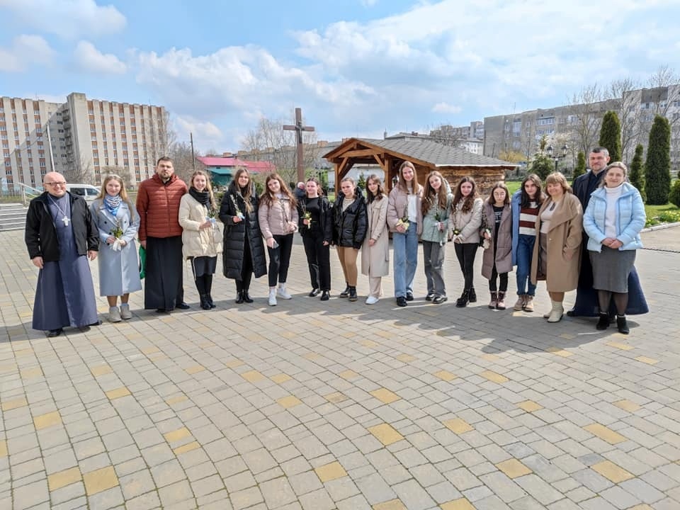Учасники молодіжної спільноти