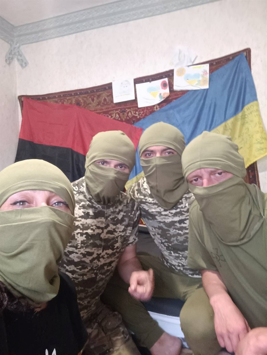 У музеї Михайла Біласа шиють балаклави і футболки військовим