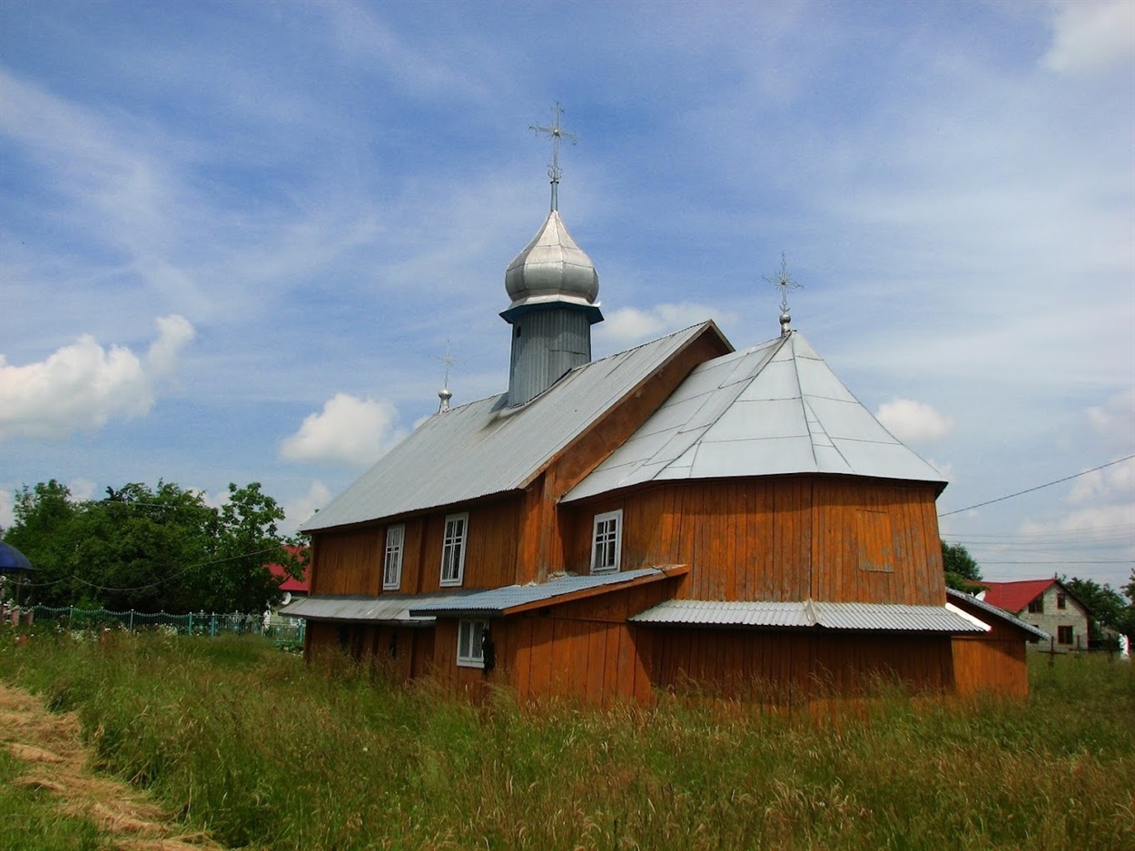 Церква у селі Новошичі