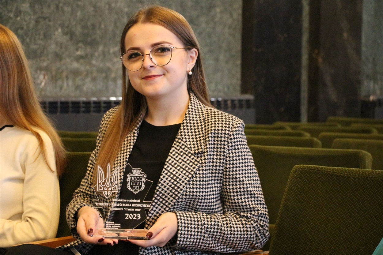 Анна Світлозарова