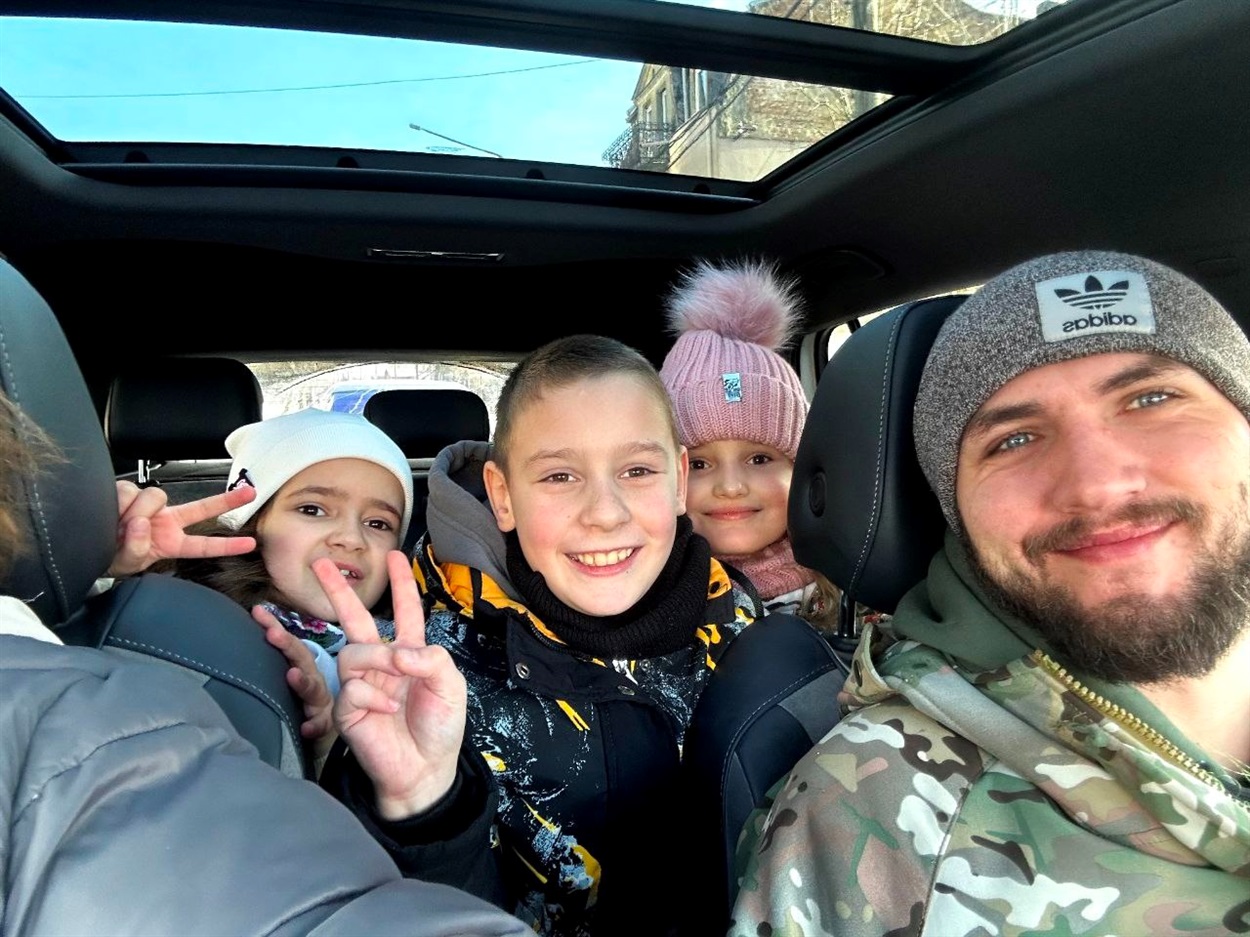 Фотографія зроблена під час зйомок кліпу