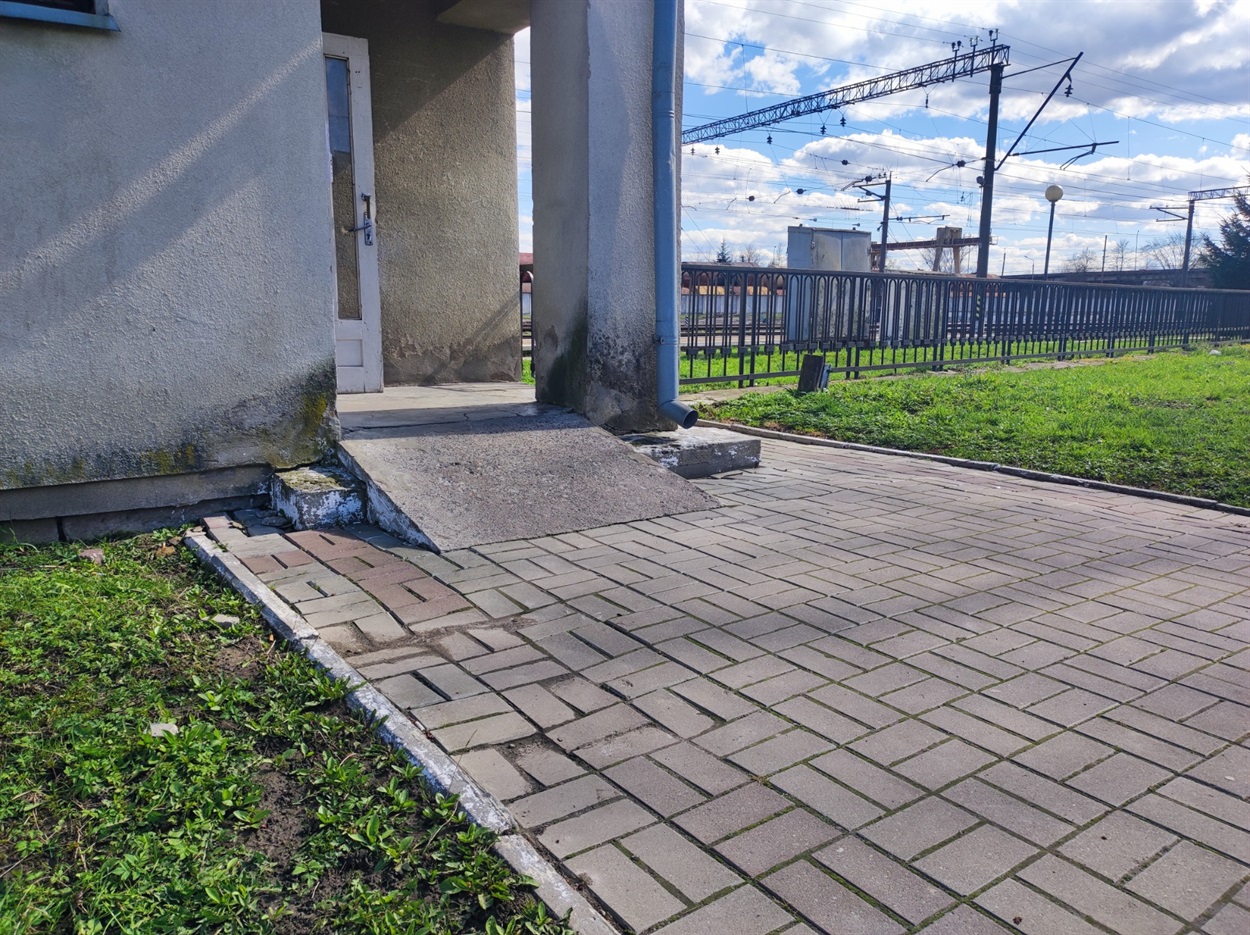Пандус до санвузла на вулиці