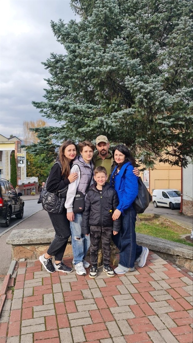 Олена Трохименко з родиною