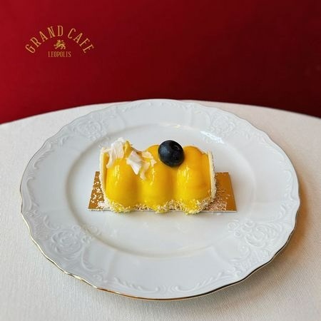 https://www.fest.delivery/product-category/grand_cafe_leopolis/deserty/