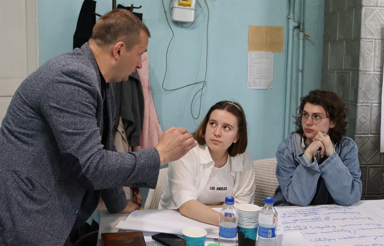 Обговорення під час круглого столу