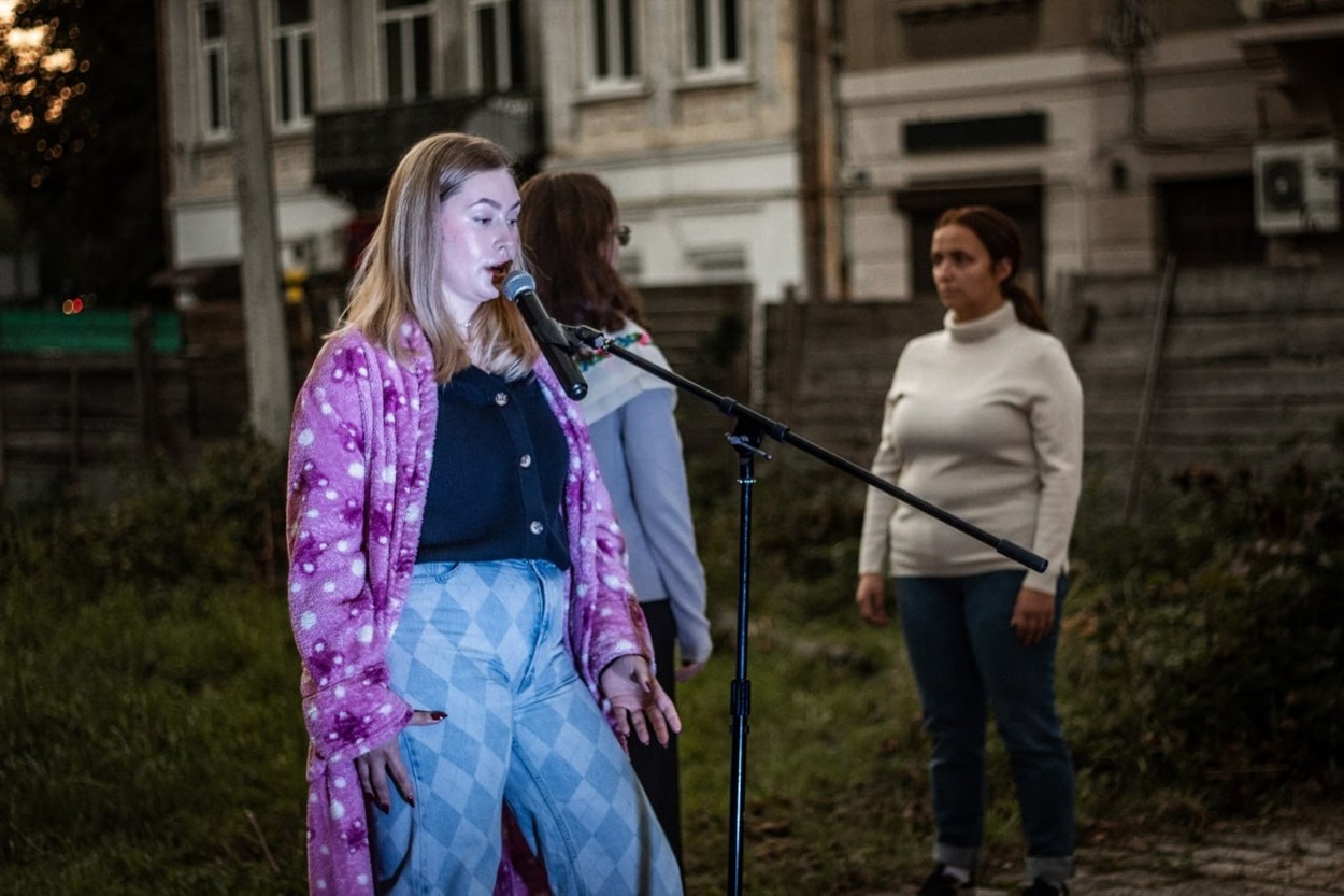 Вистава "Халат, прошу пана"