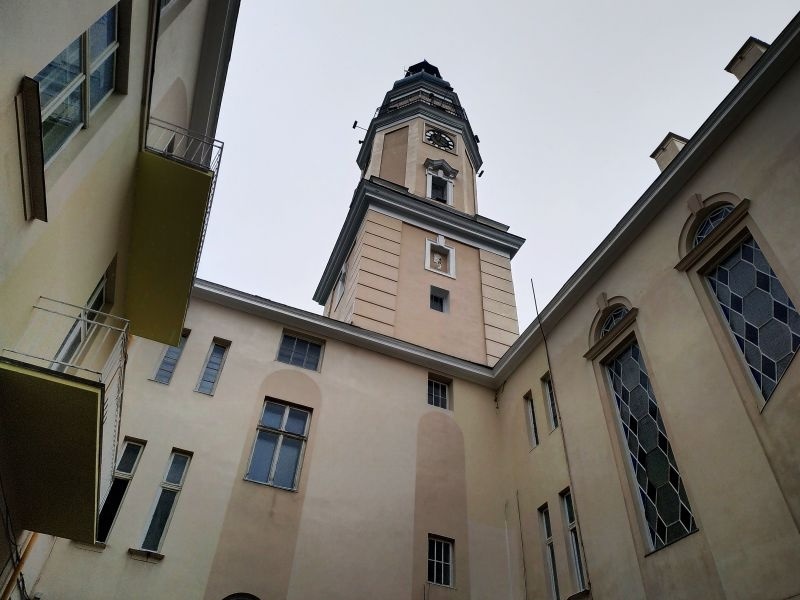 Висота вежі Дрогобицької ратуші - 45 м