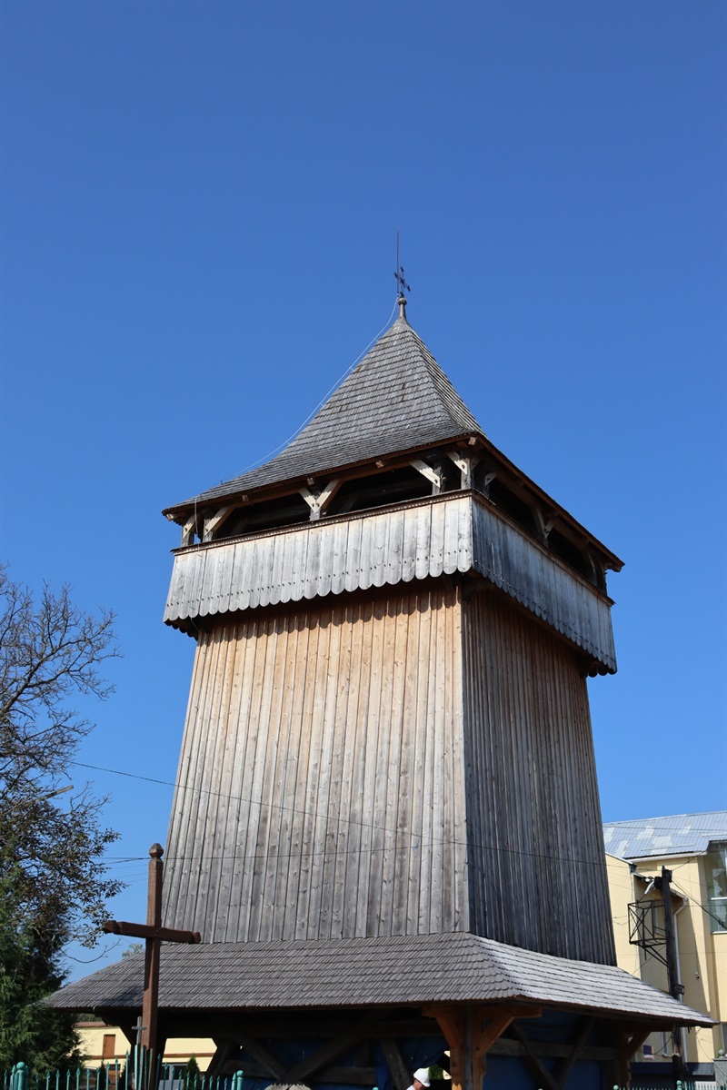 Дзвіниця церкви