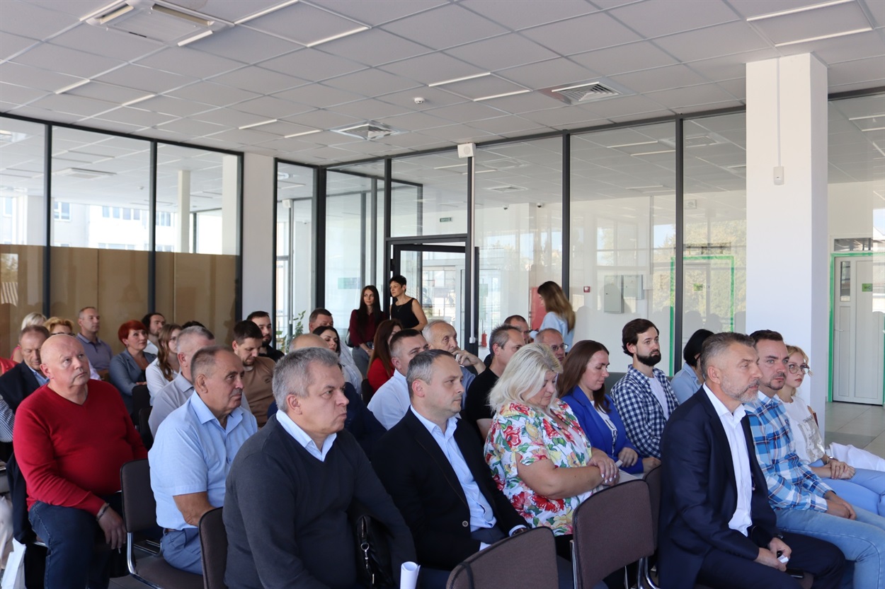 Серед присутніх на круглому столі були представники бізнесу