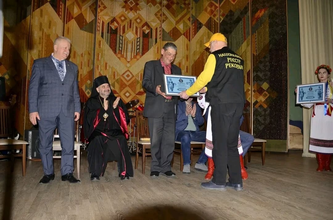 Вручення сертифікату реєстру Книги рекордів України Степану Бориславському