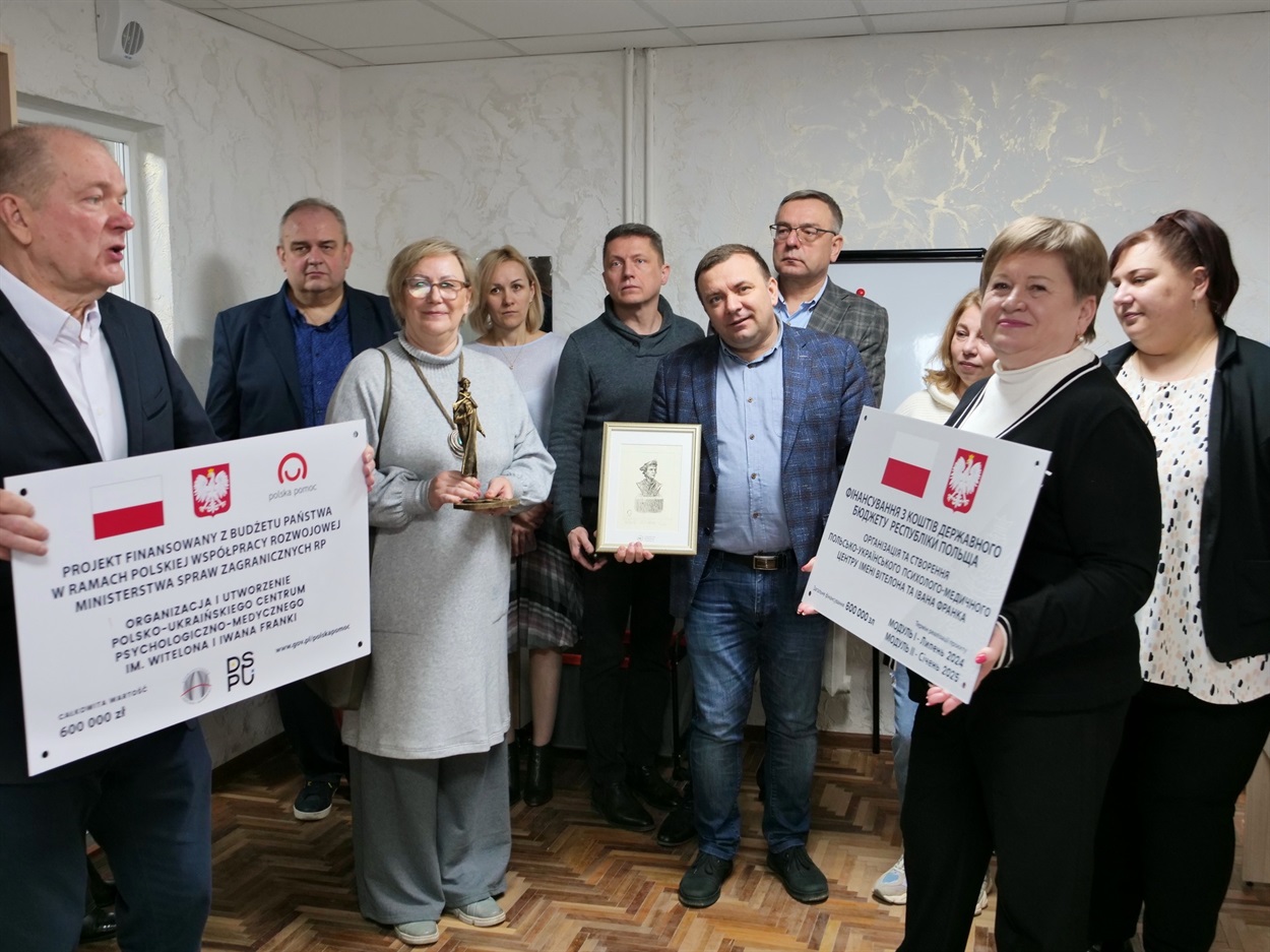 Представники "Спільнота Академічна" та ДДПУ
