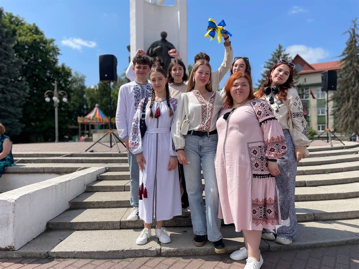 вчителька і учні