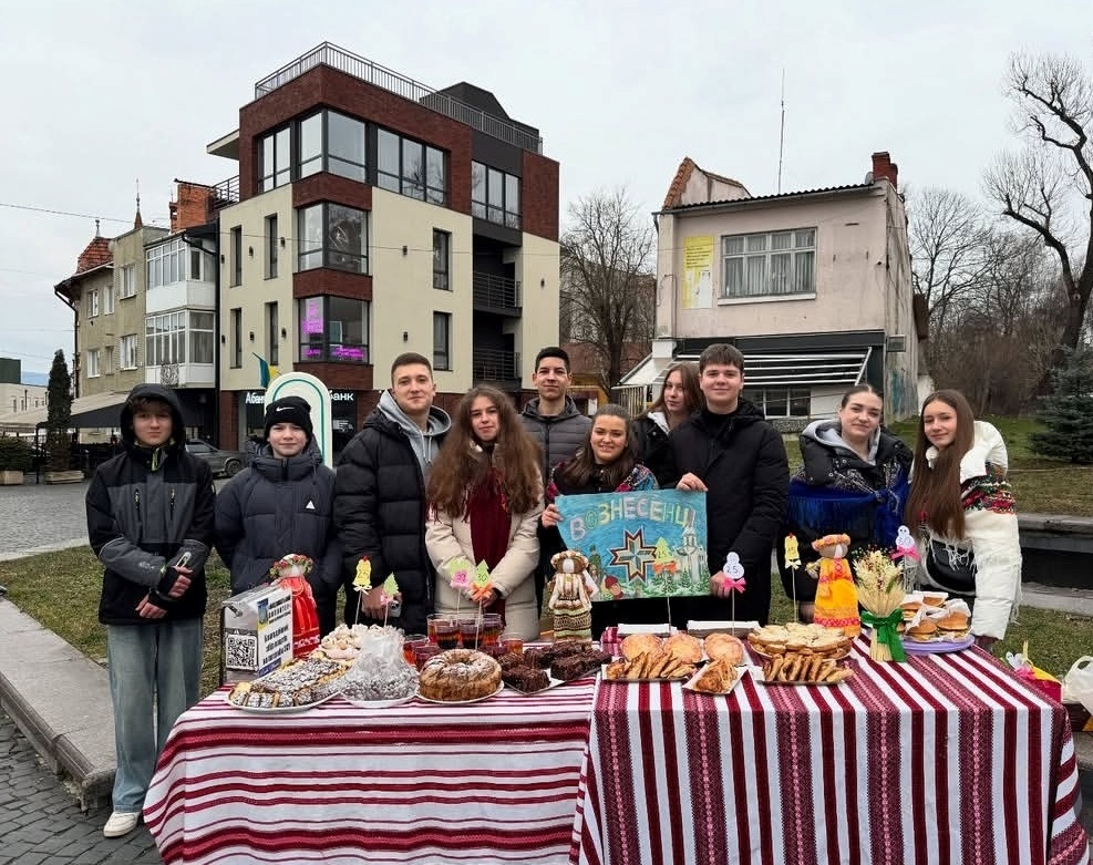 "Вознесенці" на благодійному ярмарку