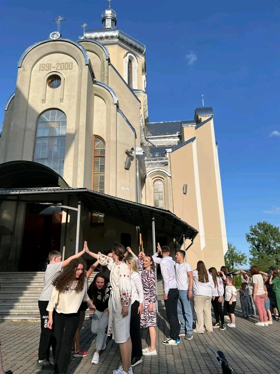 “Тут виховується особистість”: як діє спільнота молоді при храмі Вознесіння Господнього у Дрогобичі