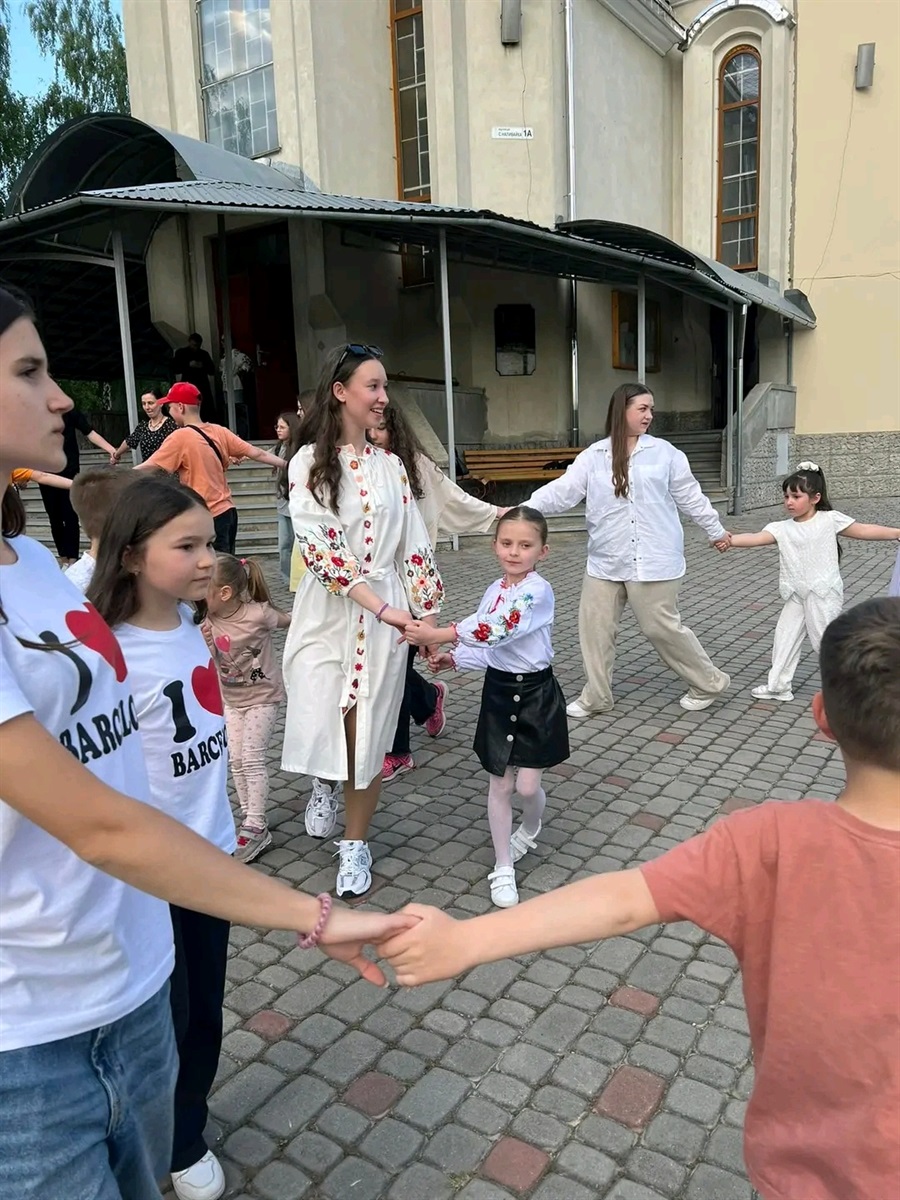 “Тут виховується особистість”: як діє спільнота молоді при храмі Вознесіння Господнього у Дрогобичі