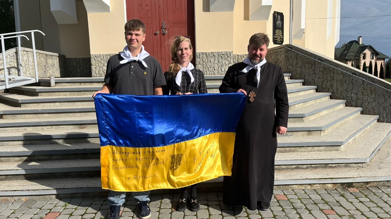 Віталій Ананьєнко, Іванна Жуковська, отець Віталій Лесняк 