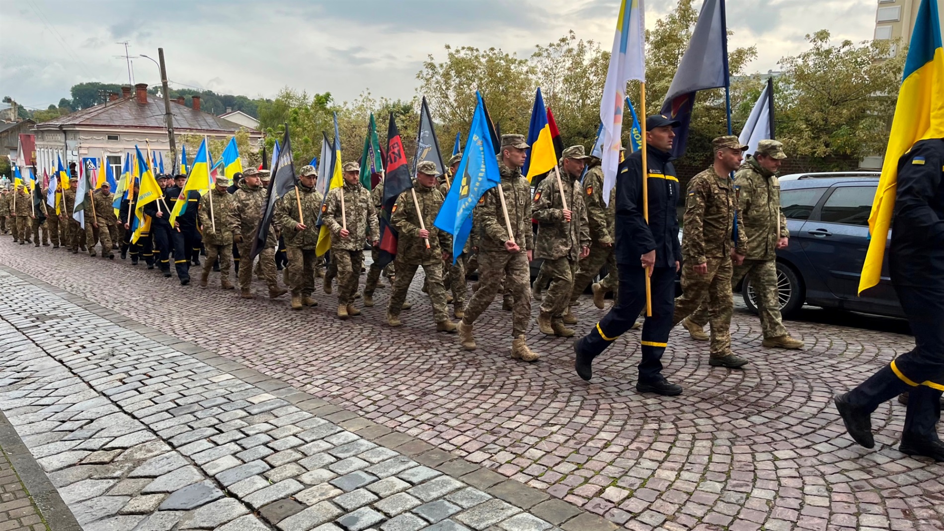 В пам’ять про загиблих захисників громади вулицями Дрогобича пройшла смолоскипна хода