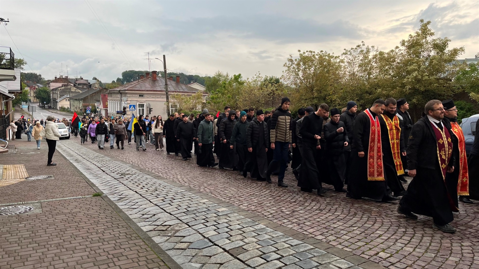 В пам’ять про загиблих захисників громади вулицями Дрогобича пройшла смолоскипна хода