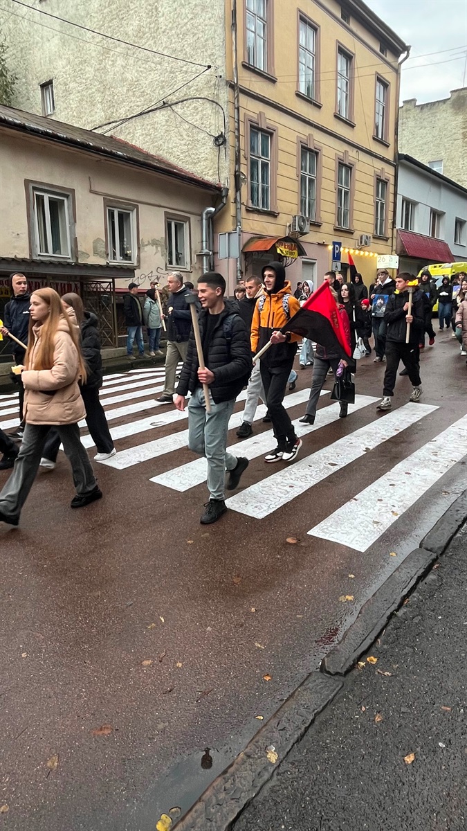 В пам’ять про загиблих захисників громади вулицями Дрогобича пройшла смолоскипна хода
