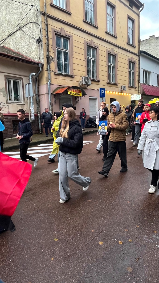 В пам’ять про загиблих захисників громади вулицями Дрогобича пройшла смолоскипна хода