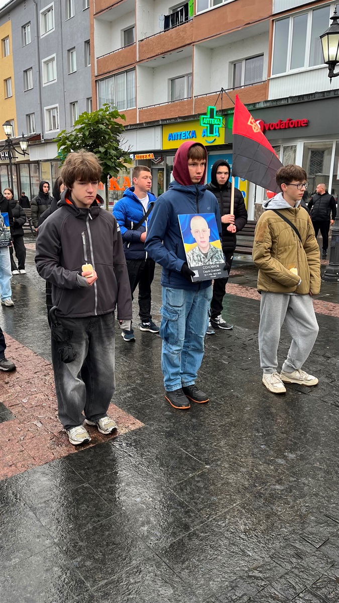 В пам’ять про загиблих захисників громади вулицями Дрогобича пройшла смолоскипна хода