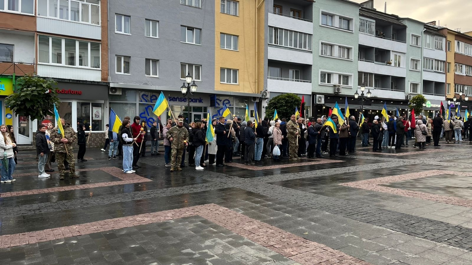 В пам’ять про загиблих захисників громади вулицями Дрогобича пройшла смолоскипна хода