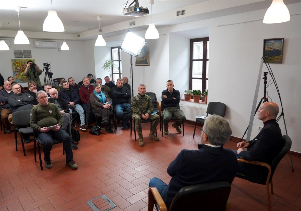 Без нового суспільного договору Україна не матиме сталого майбутнього