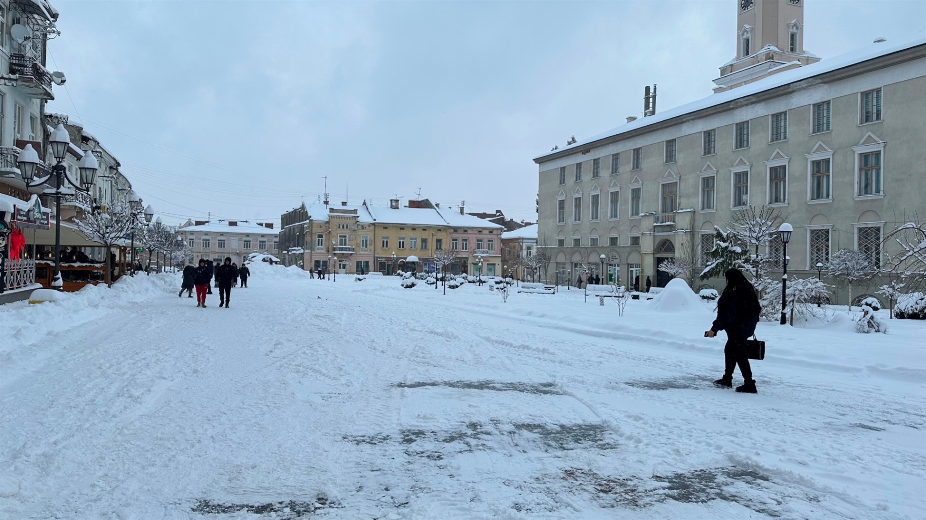 Як Дрогобич долає наслідки снігопаду: репортаж з вулиць міста