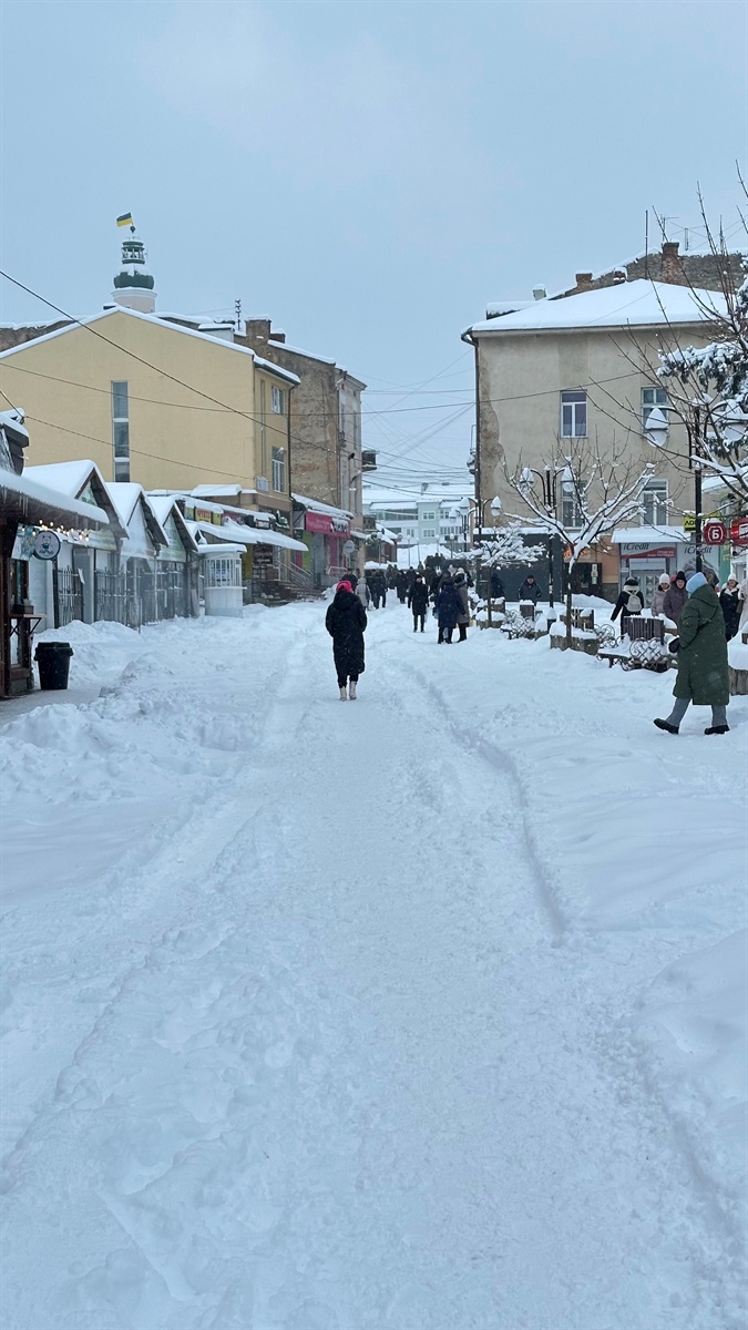 Як Дрогобич долає наслідки снігопаду: репортаж з вулиць міста